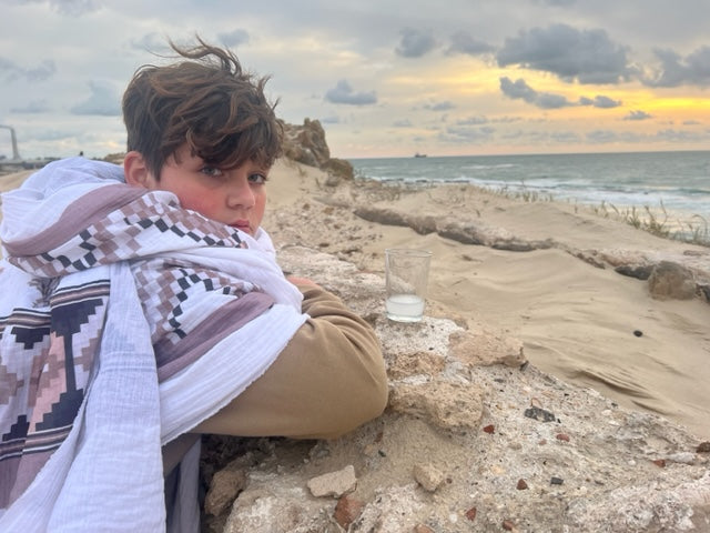 ג׳אדוּ- לבן עם אפור