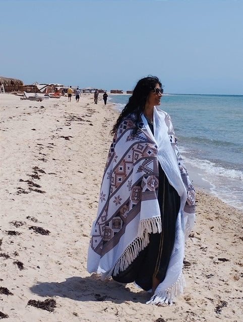 ג׳אדוּ- לבן עם אפור