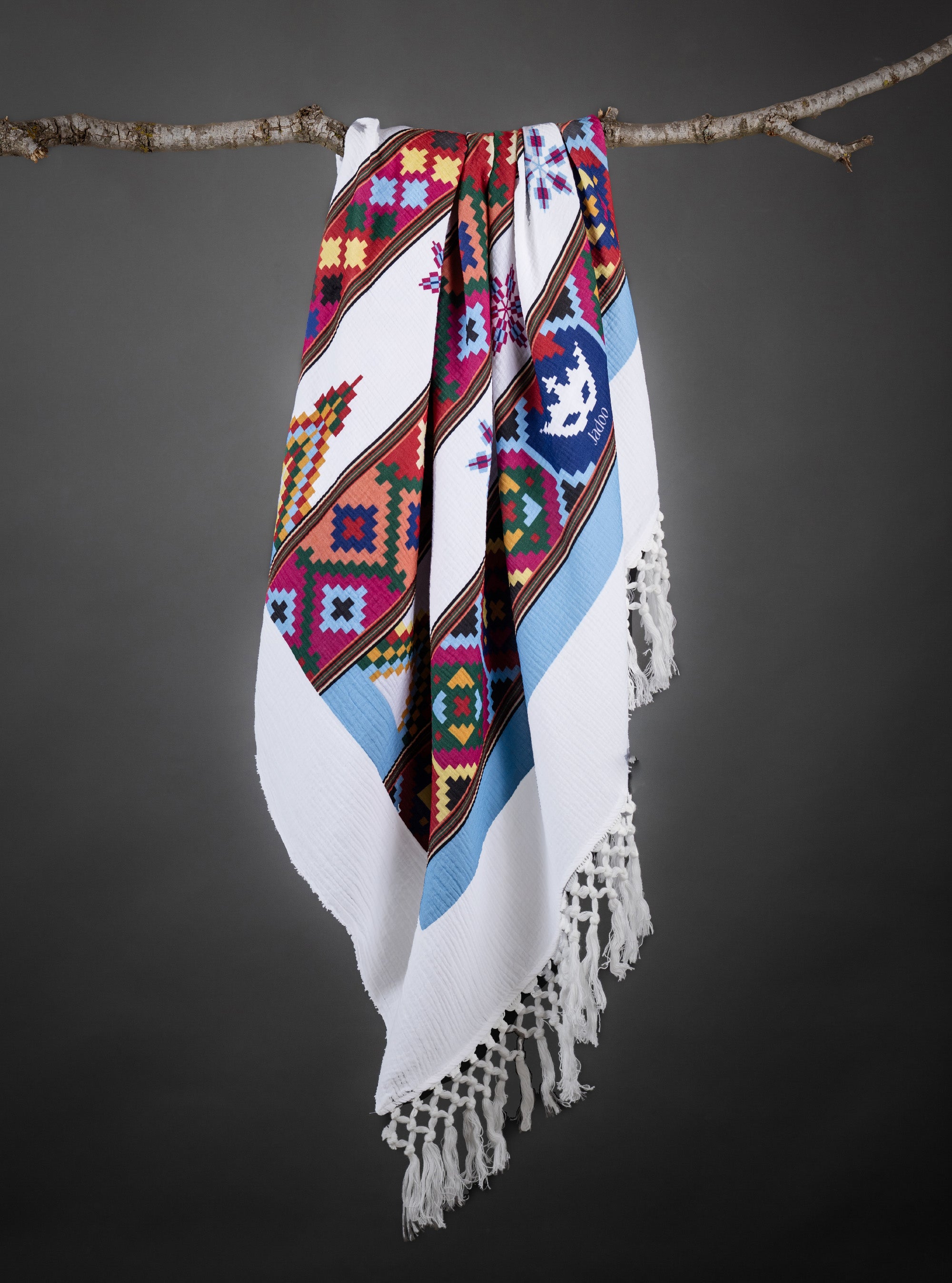 ג׳אדוּ- לבן עם תכלת