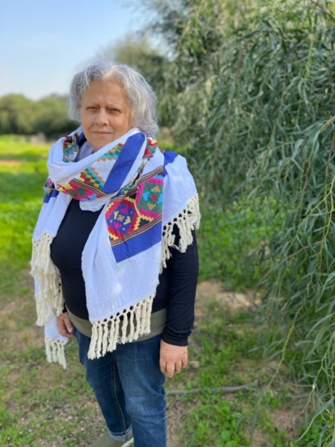 ג׳אדוּ- לבן עם כחול